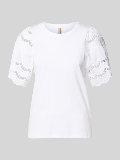 Produktfoto, weißes Damen T-Shirt mit Lochstickerei Modell 'LORAINE' von Soyaconcept aus Reine Baumwolle, Regular-Fit, Rundhalsausschnitt.