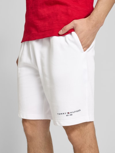 Tommy Hilfiger Regular Fit Sweatshorts mit Label-Print Weiss 3