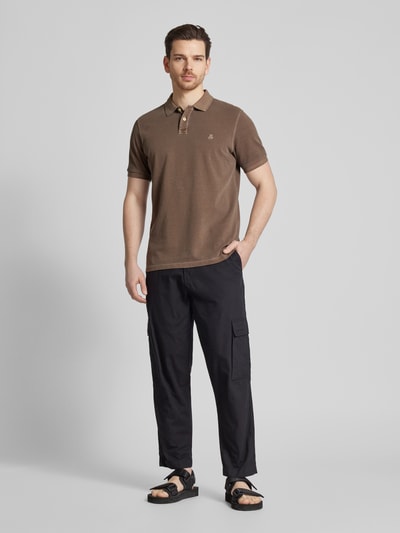 Marc O'Polo Poloshirt mit Label-Detail Mittelbraun 1