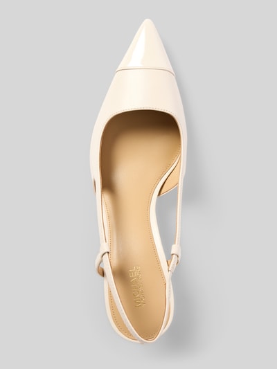 Produktfoto, Pumps aus echtem Leder Modell 'Alora' von MICHAEL Michael Kors in Creme mit spitzer Passform, offener Ferse, glatter Sohle, Absatzhöhe 8 cm, Schaftweite 6 cm.