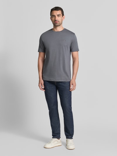 GANT Regular Fit T-Shirt aus reiner Baumwolle Stein 1