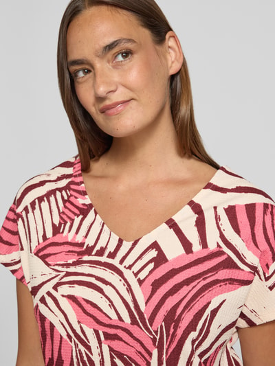 s.Oliver RED LABEL Relaxed Fit T-Shirt mit Allover-Muster Pink 3