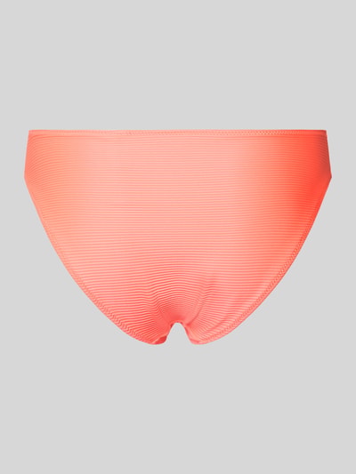 Produktfoto, Bikini-Slip mit Label-Detail Modell 'CASSIE' von Marie Jo, korallfarben mit feiner Rippstruktur, körpernaher Schnitt, Material-Mix mit Stretch-Anteil.