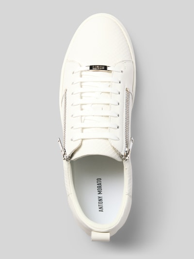 Produktfoto, Sneaker aus echtem Leder mit Strukturmuster Modell 'Animal' von Antony Morato in Weiß, abgerundete Passform, silberne Details