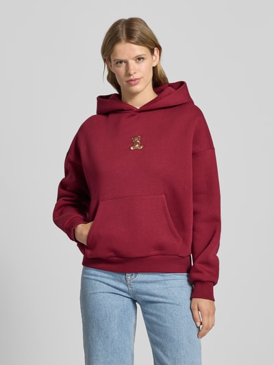 Review Bluza z kapturem o kroju oversized z wyhaftowanym motywem Bordowy 4