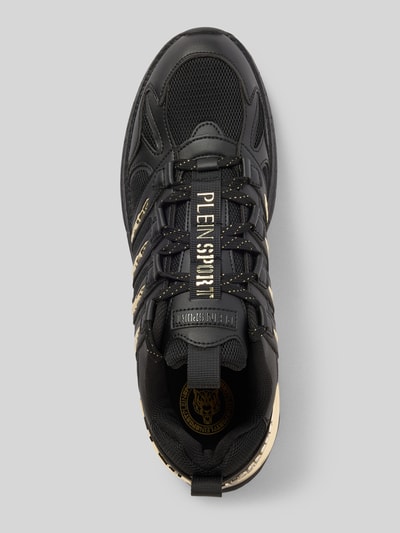 Produktfoto, Sneaker mit Schnürverschluss Modell 'GLADIATOR' von PLEIN SPORT im Material-Mix mit strukturierter Sohle, Abgerundete-Spitze, Label-Detail, Schwarz und Gold, Absatzhöhe 6 cm, Schafthöhe 7 cm, Schaftweite 8 cm.