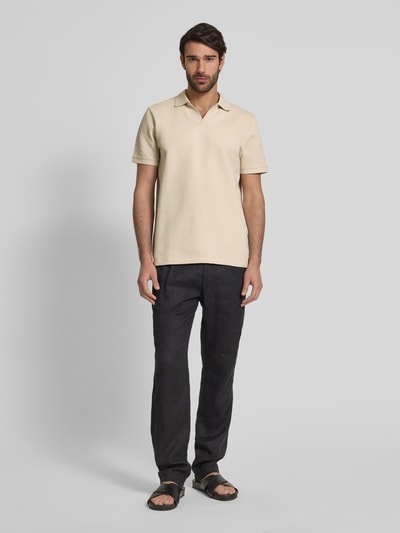 MCNEAL Regular Fit Poloshirt mit V-Ausschnitt Beige 1