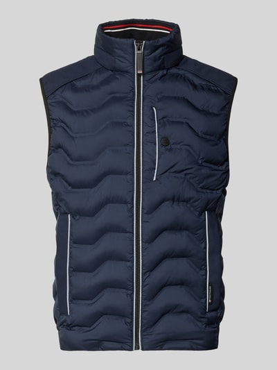 Produktfoto, Regular Fit Steppweste mit Kapuze im Kragen von Tom Tailor in Dunkelblau, unifarben, Stehkragen, Reißverschluss, Label Patch, reflektierende Details, seitliche Reißverschlusstaschen, glatte Textur