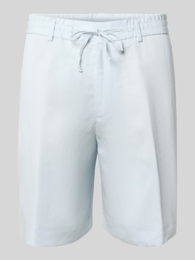 Produktfoto, Regular Fit Bermuda aus Lyocell-leinen-Mix Modell 'C-Peter-RDS-S-263' von BOSS zeigt hellblaue unifarbene Shorts mit Flammgarnstruktur und Eingrifftaschen.