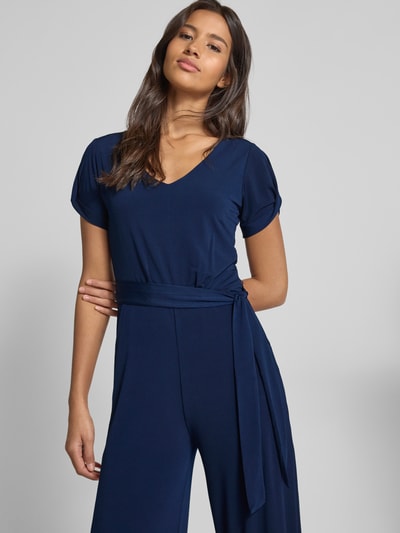 More & More Jumpsuit met V-hals en strikceintuur Donkerblauw - 3