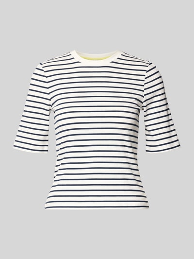 Produktfoto, Geripptes T-Shirt mit Streifenmuster - curated by Tinvcb von SIC, Viskose-Elasthan-Mix, weiß mit schwarzen Streifen, regelmäßige Ripp-Optik, Rundhalsausschnitt, kurzer Ärmel, Regular Fit, Rückenlänge 51 cm bei Größe 36.