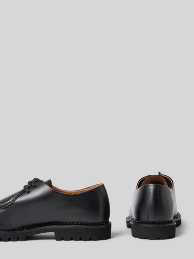 Produktfoto, schwarze Schnürschuhe aus echtem Rindsleder Modell 'HECTOR' von Selected, strukturierte Sohle, glatte Oberfläche, Herren Schnürschuhe