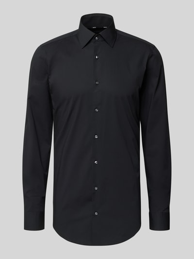 Produktfoto, Slim Fit Businesshemd mit extra langem Arm von BOSS in Schwarz, unifarbene Popeline, Kentkragen, durchgehende Knopfleiste, Baumwoll-Mix.