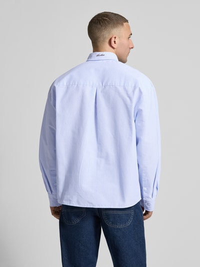 ANOTHER COTTON LAB Koszula casualowa o kroju regular fit z nadrukiem z napisem Jasnoniebieski 5