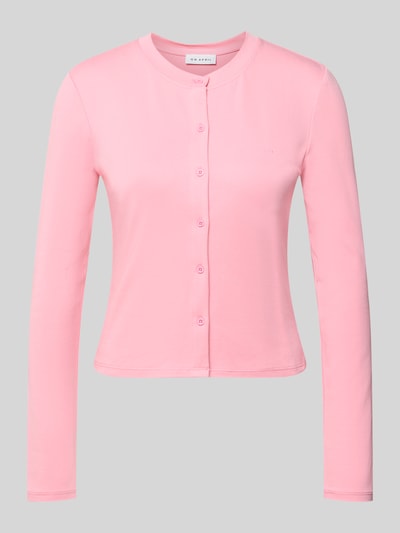 Produktfoto, Cardigan mit Label-Stitching Modell 'Tima' von OH APRIL aus Baumwoll-Mix mit Modal-Anteil, Slim-Fit, Rundhalsausschnitt, Knopfleiste, Rückenlänge bei Größe S 47 cm, Ärmellänge 61 cm, softes Pink, glatte Struktur, klare Linien.