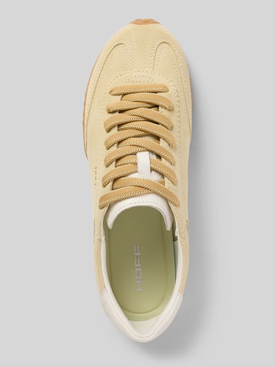 Productfoto, Sneaker uit echt leer met logo-detail model 'Mimosa' van HOFF in beige met afgeronde fit, vetersluiting en geprofileerde zool, context: dames sneaker met hakhoogte 1 cm, schachthoogte 7 cm, schachtwijdte 11 cm