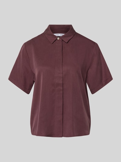 Produktfoto, Regular Fit Bluse aus Lyocell mit verdeckter Knopfleiste van Samsøe Samsøe in effen bordeaux, korte mouwen, hemdkraag, gladde textuur.