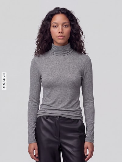 Vrouwenmodel draagt Slim Fit Langarmshirt uit lyocellmix van Jake*s Casual in effen grijs, gladde textuur, shirt met lange mouwen, geheelvooraanzicht, KI-modificeerd beeld