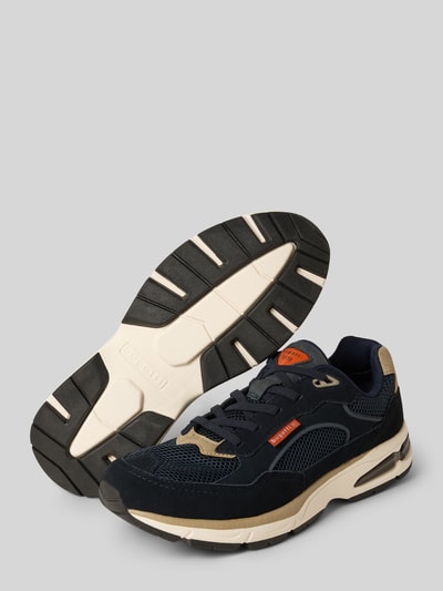 Produktfoto, Sneaker aus Leder-Mix mit Logo-Detail Modell 'Parry' von Bugatti, Herren Sneaker mit abgerundeter Passform, Schnürverschluss, profilierter Sohle in Dunkelblau-Beige, Absatzhöhe 6 cm, Schafthöhe 7 cm, Schaftweite 8 cm.