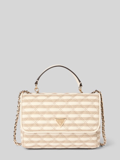 Produktfoto, Handtasche mit Label-Applikation Modell 'GIULLY II' von Guess aus beżowym materiałem z dodatkiem wiskozy, klapka z magnetycznym zapięciem, detal z logo, Szerokość w rozmiarze 1: 24 cm, długość: 16 cm, głębokość: 7 cm, pasek na ramię 116 cm, elegancka faktura i złote elementy