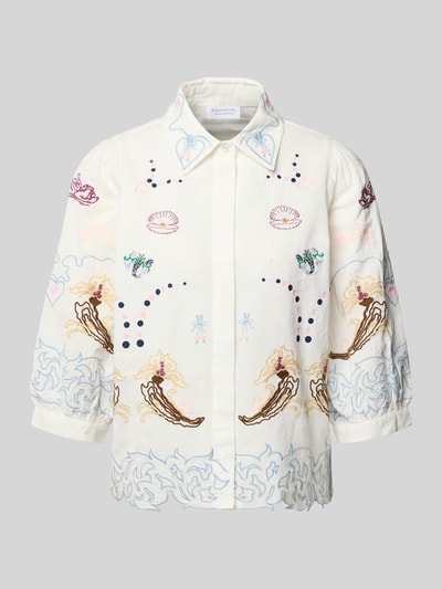 Produktfoto, Regular Fit Bluse aus Baumwoll-Leinen-Mix mit Stitchings von Rich & Royal, weiße Grundfarbe, bunte Stickereien, 3/4-Arm, Hemdblusenkragen, verdeckte Knopfleiste, Rückenlänge 58 cm, Ärmellänge 45 cm, Damen