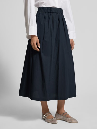 Kobiece model prezentuje Spódnica midi z elastycznym pasem od Lanius, czarna bawełna, linia A, Szerokość w rozmiarze 36: 36 cm, Całkowita długość: 88 cm, całkowity widok z przodu.
