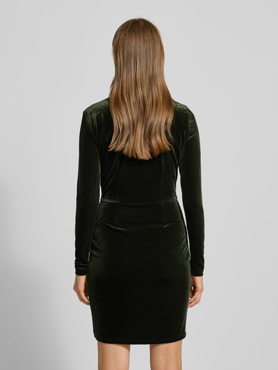 mbyM Knielanges Kleid mit V-Ausschnitt Modell 'MADENA' Dunkelgruen 5