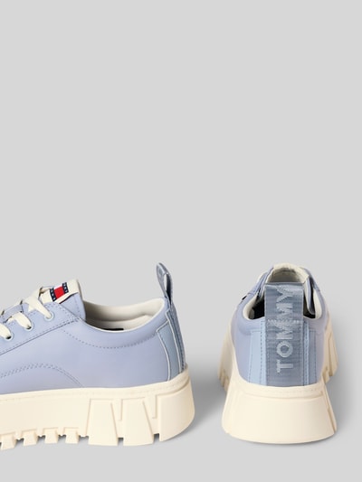 Produktfoto, Low Top Sneaker aus echtem Leder Modell 'FLATFORM CHUNKY SNEAK' von Tommy Jeans in Optik: Unifarben mit Label-Prägung, Schuhspitze: Rund, Absatzform: Flach, Schnürung, Sohle: Strukturiert, Materialverarbeitung: Glattleder, Material: Rindsleder