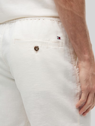 Tommy Hilfiger Regular Fit Chinoshorts Modell 'DOVER' Offwhite 3