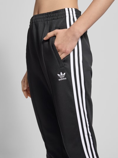 adidas Originals Spodnie dresowe o kroju slim fit z przyszytymi kantami Czarny 3