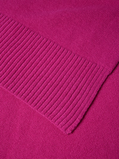 MAERZ Muenchen Schal aus reiner Schurwolle Fuchsia 2