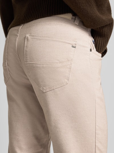Brax Stoffhose mit Viskose-Anteil im 5-Pocket-Design Modell 'Cadiz' Kitt 3