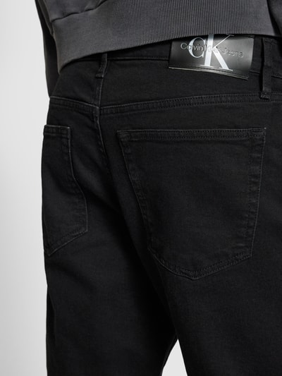 Calvin Klein Jeans Korte slim fit jeans met labeldetail Zwart - 3