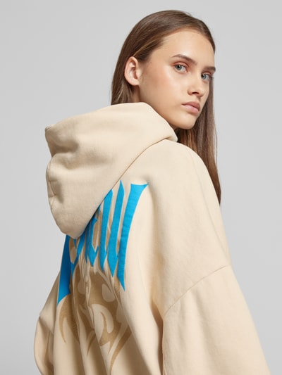 Review Oversized Hoodie mit Label-Print Sand 3