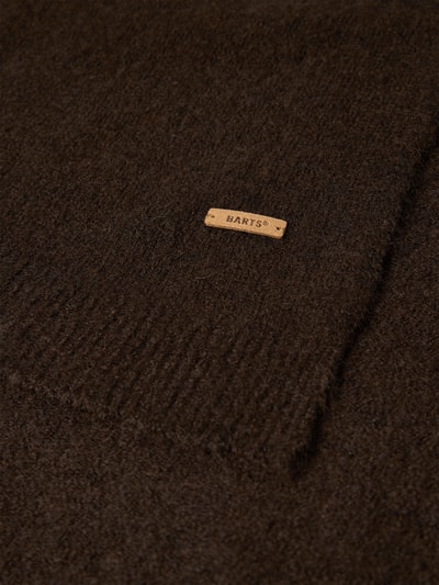 Produktfoto, brauner Schal mit Label-Patch Modell 'Witzia' von Barts, weiche Textur, Damen Schal von Barts