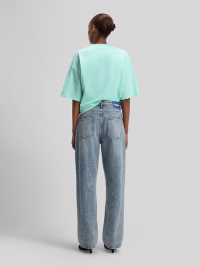 HUGO Blue Loose Fit Jeans mit sichtbarer Knopfleiste Jeansblau 5