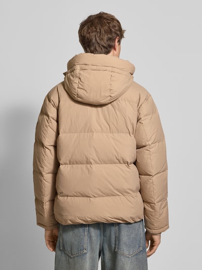 Tommy Jeans Kurtka pikowana o kroju regular fit z kapturem Beżowy 5