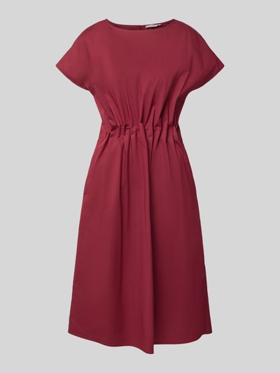 Produktfoto, Midikleid mit Rundhalsausschnitt und Drapierungen van Christian Berg Woman Selection in bordeaux, katoenmix met stretch, getailleerd model, gladde textuur