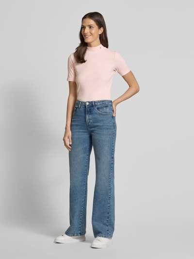 Scotch & Soda T-shirt in riblook met opstaande kraag en labelstitching Lichtroze - 1