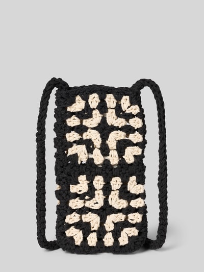 Produktfoto, Umhängetasche mit Label-Detail Modell 'Wanderes Phonebag' von Barts aus reiner Baumwolle, schwarz-beiges Häkelmuster, Hauptfach mit Magnetverschluss, Schulterriemen, texturierte Oberfläche