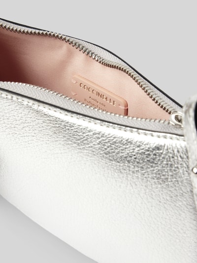 Coccinelle Handtasche mit Label-Detail Modell 'MERVEILLE' Silber 5