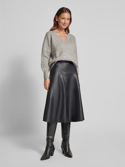 Vero Moda Comfort Fit Strickpullover mit zweifachem Streifenmuster Modell 'URANUS' Hellgrau 1