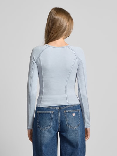 Guess Jeans Cropped Longsleeve mit V-Ausschnitt Hellblau 5