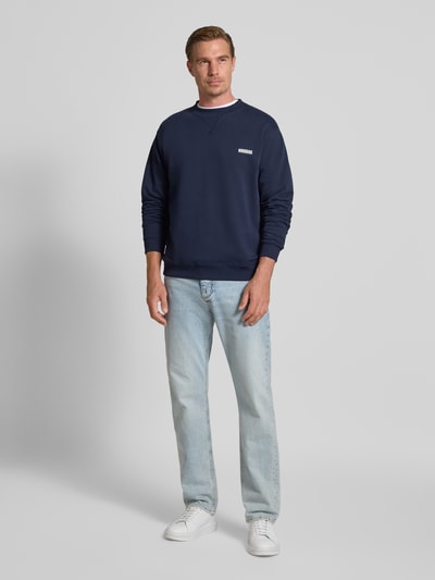 WOODBIRD Sweatshirt mit Label-Print Modell 'Cane Pho Crew' Marine 1