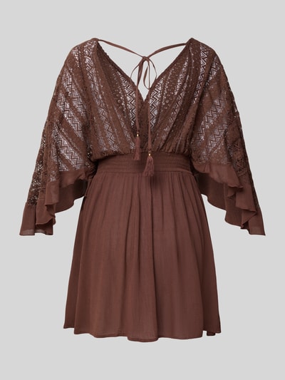 Produktfoto, brązowe Strandkleid mit Spitze Modell 'Mayumi' von LASCANA, taliowany krój, dekolt V, ażurowa koronka, gładka tekstura spódnicy