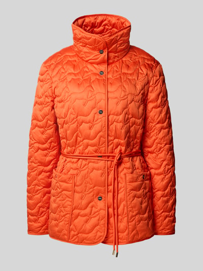 Produktfoto, gewatteerd jack met opstaande kraag, knoopsluiting, opgestikte zakken, strikceintuur, regular fit, Marc Cain, ruglengte maat M 70 cm, schouderbreedte 45 cm, borstwijdte 43 cm, mouwlengte 62 cm, feloranje kleur, lichte glans, zichtbare doorgestikte naden, productnaam: Steppjacke met opgestikte zakken en strikceintuur van Marc Cain