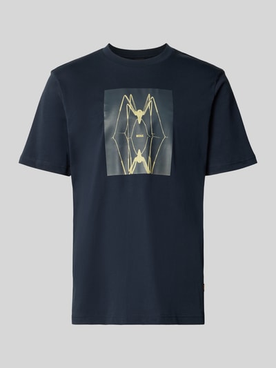 Produktfoto, Regular Fit T-Shirt aus reiner Baumwolle Modell 'TE_CREATURE' von BOSS Orange in Dunkelblau mit gelbem Motiv-Print, unifarben, Jersey-Struktur.