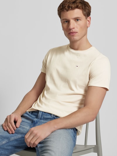 Tommy Jeans T-shirt o kroju slim fit z okrągłym dekoltem Beżowy 3