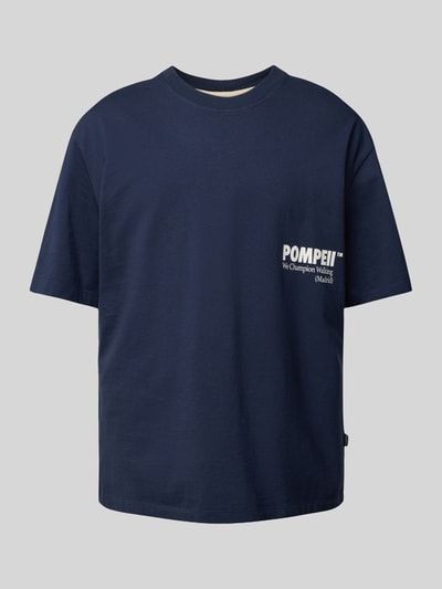 POMPEII BRAND T-Shirt mit Label-Print Dunkelblau 2