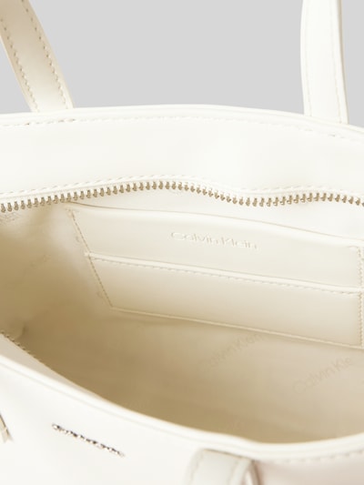 CK Calvin Klein Tote Bag mit Label-Applikation Modell 'CK MUST' Offwhite 5